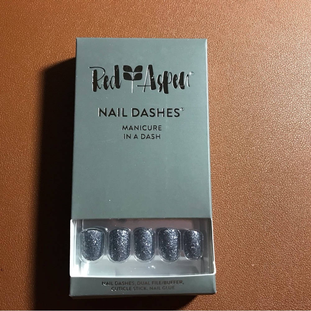 Red Aspen Nail Dashes LIGHTS, CAMERA, ASHLI!